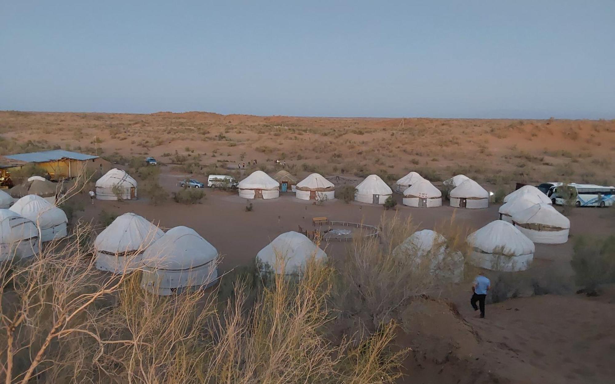 Kyzylkum Nights Camp & Family Yurt Hotel Nurota Luaran gambar