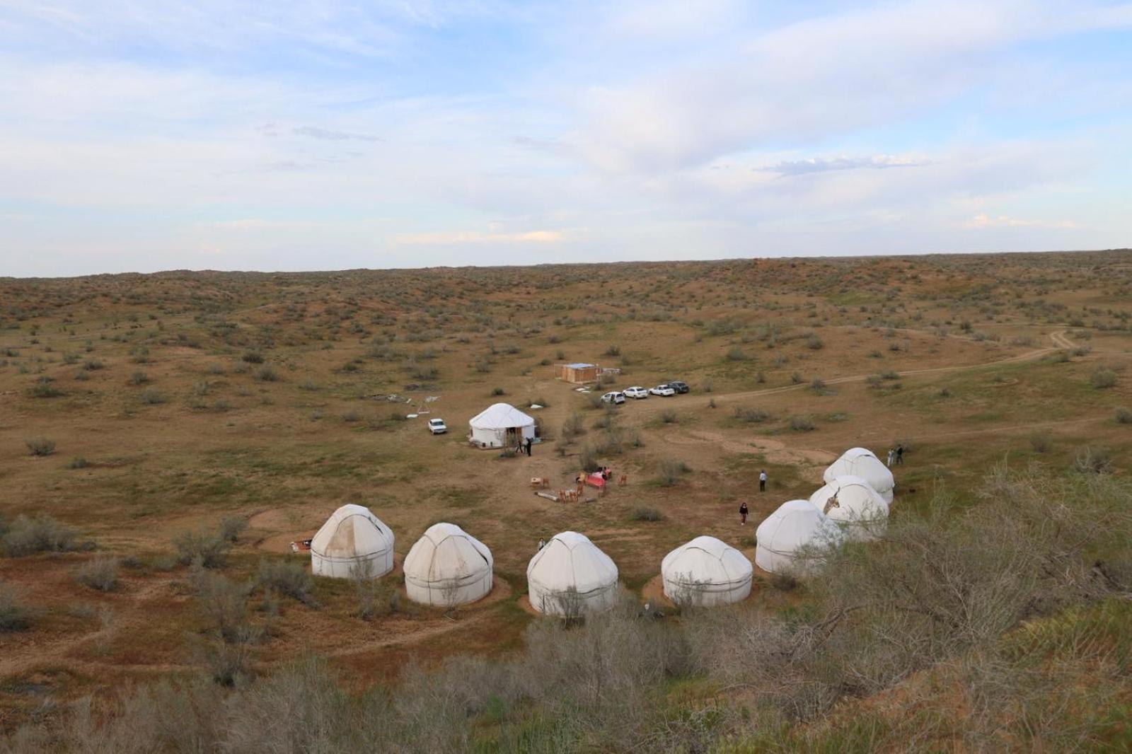 Kyzylkum Nights Camp & Family Yurt Hotel Nurota Luaran gambar