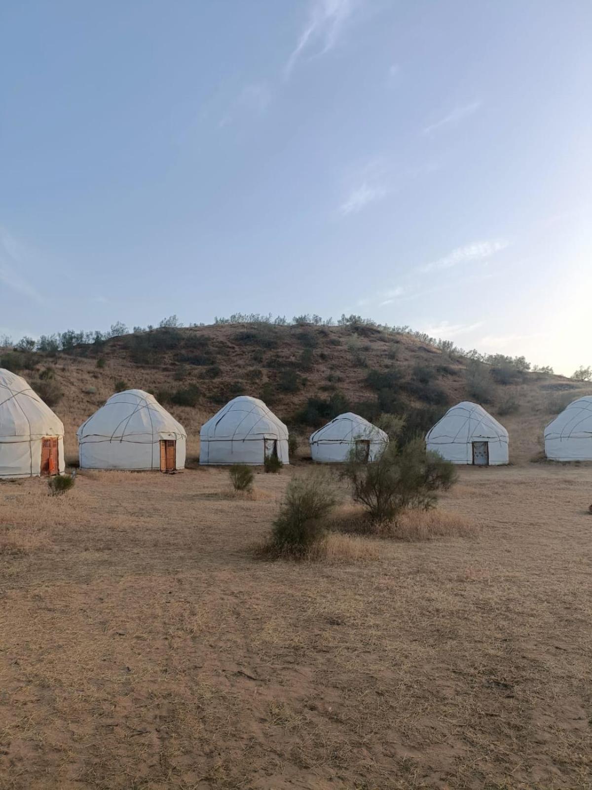 Kyzylkum Nights Camp & Family Yurt Hotel Nurota Luaran gambar