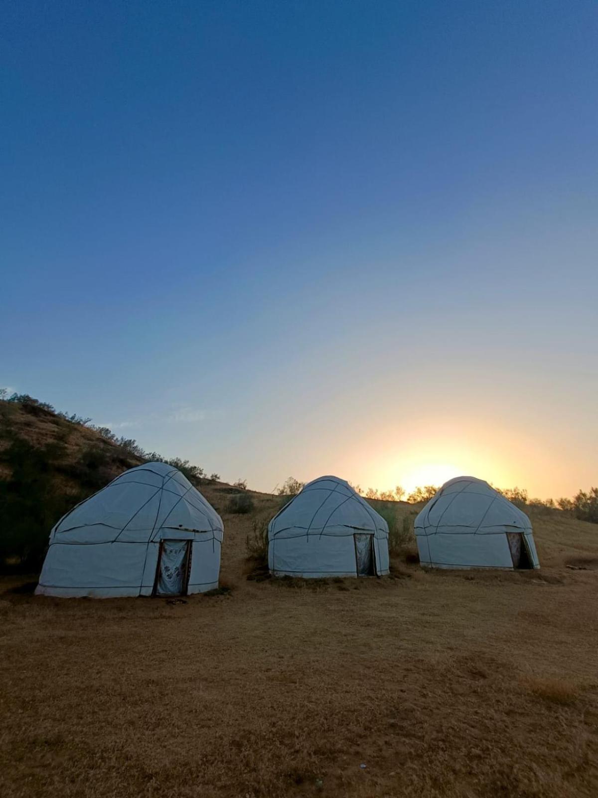 Kyzylkum Nights Camp & Family Yurt Hotel Nurota Luaran gambar